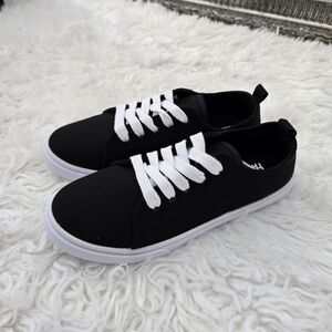 FabKids Lace Up Sneakers Solid Canvas Black. Size 3. New.